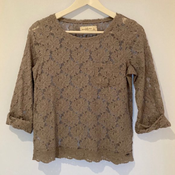 NWT Abercrombie & Fitch Kylie Floral Lace Scoop Neck Gray Shirt Women's S - Picture 1 of 6